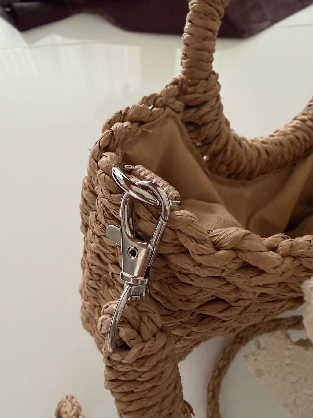 Boho Basket Bag – Geflochten mit Spitzenband & Crossbody-Riemen