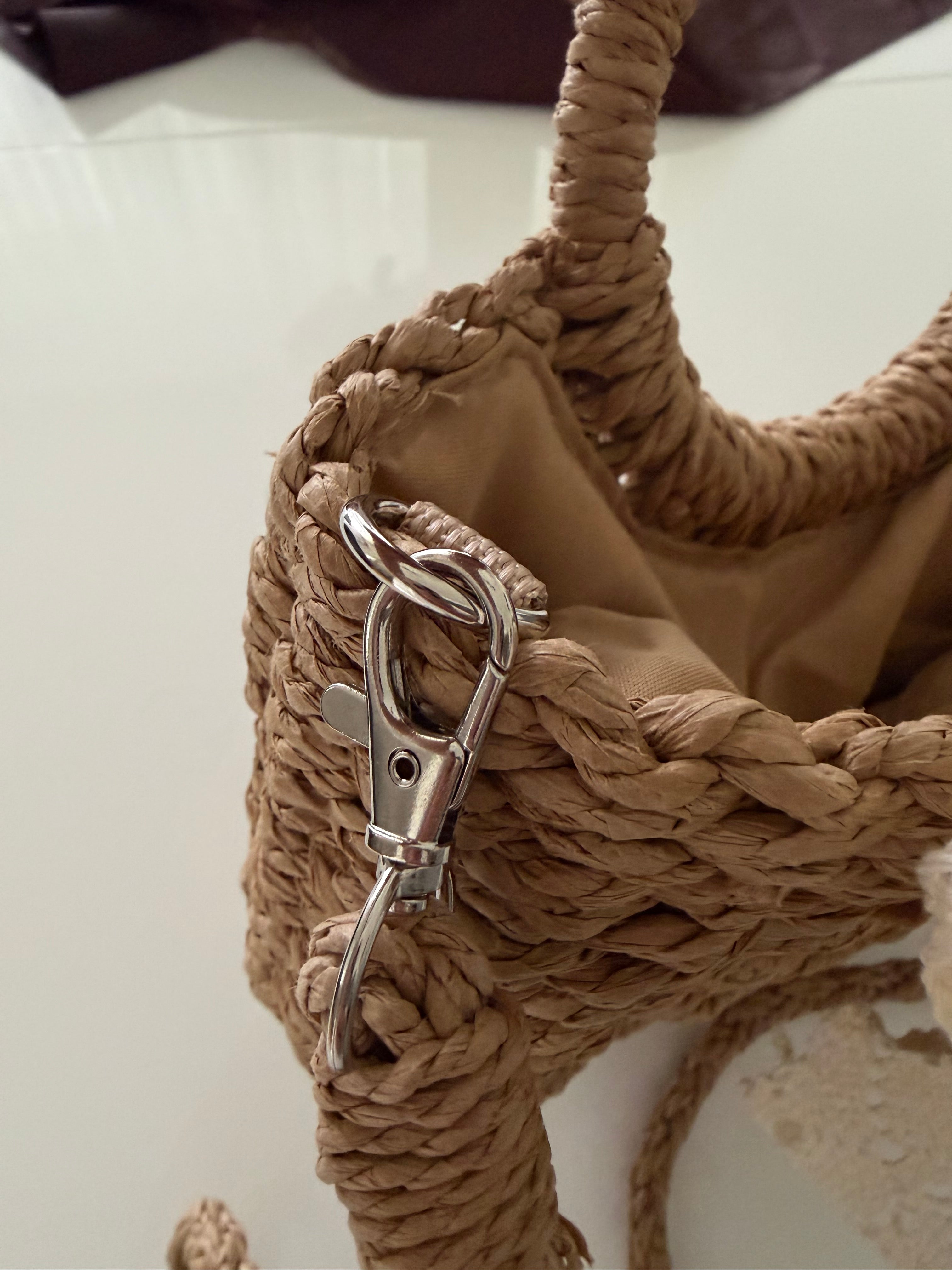 Boho Basket Bag – Geflochten mit Spitzenband & Crossbody-Riemen